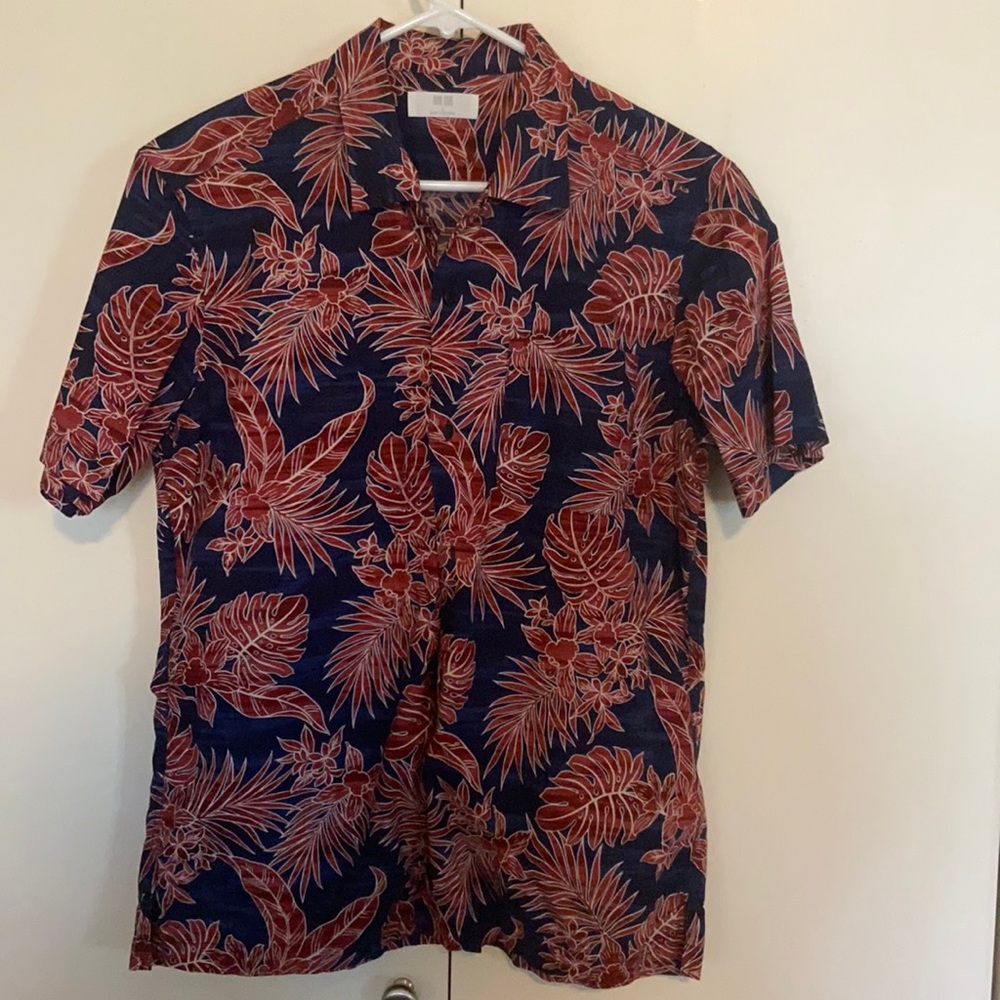 Uniqlo Hawaiian aloha shirt